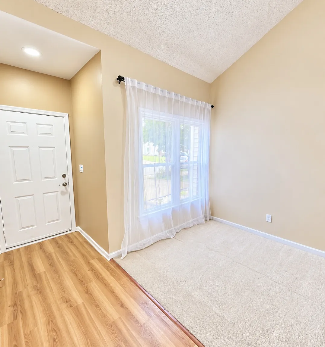 2 bed, 1164 sqft, $1,950 — Photo 2