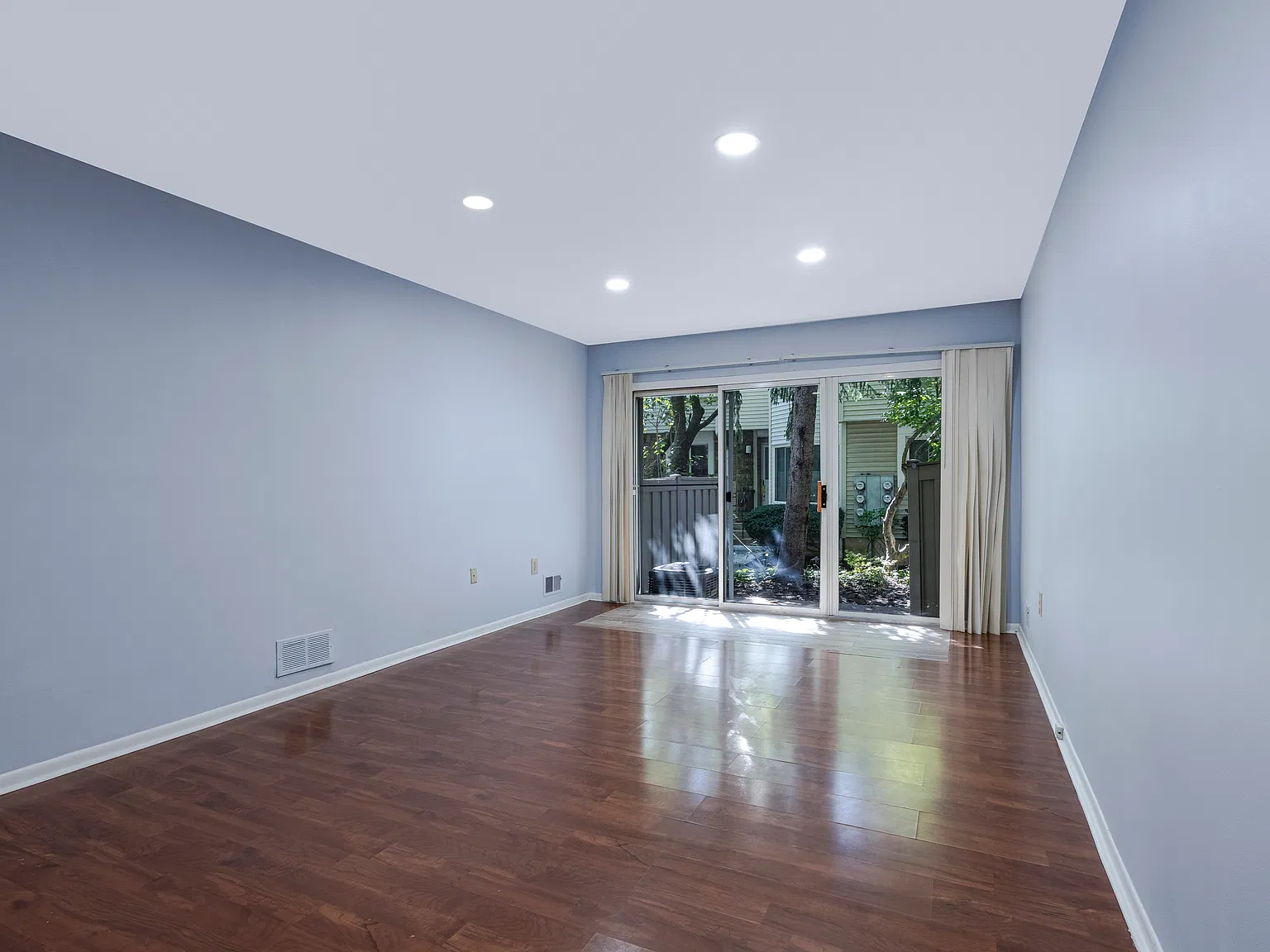 2 bed, 1416 sqft, $2,500 — Photo 4