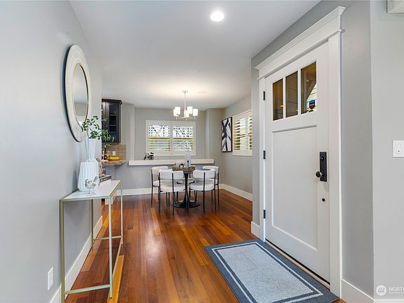 5th image of 3118 Franklin Avenue E #B