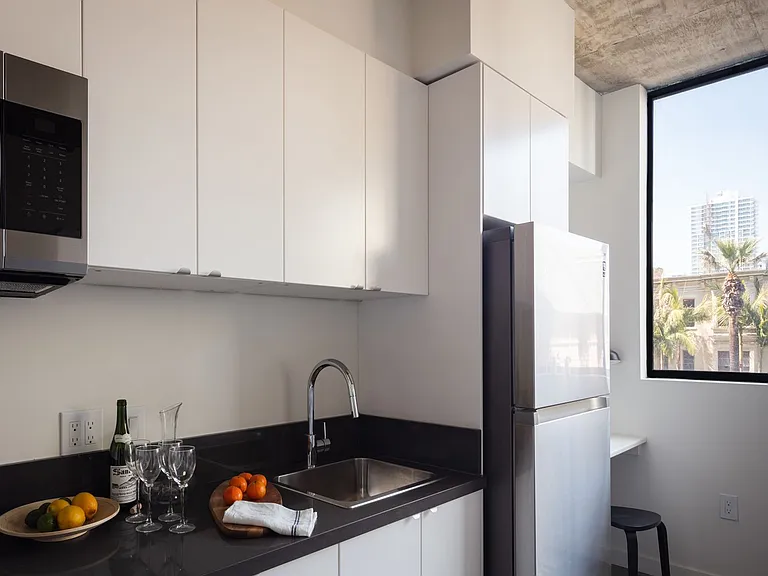 Ezabelle Apartments San Diego — Photo 34