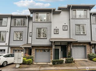 Peregrine Point Twnhms Condo, Issaquah, WA 98029