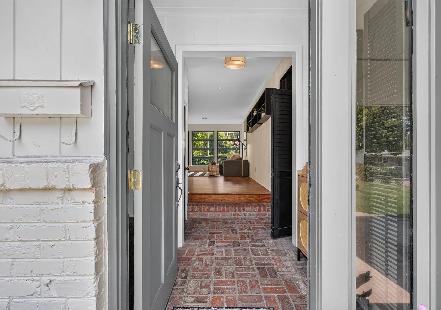 Desirable Area — Photo 3