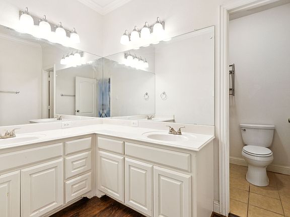 3rd image of 805 Dickerson Cir