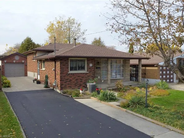 30 Northgate Dr, Hamilton, ON L8T 2Y7