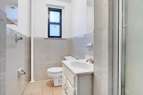 Rented by Anchor Associates | media 26