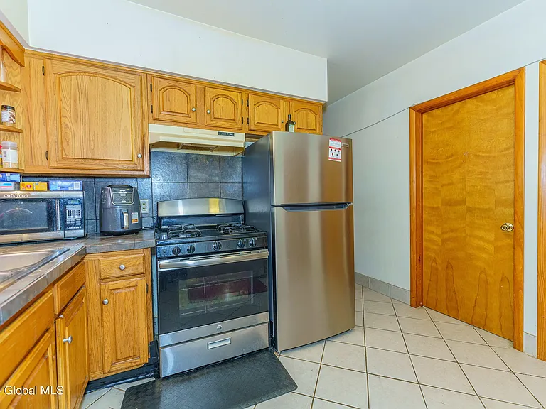 792 Washington Ave #1 — Photo 9