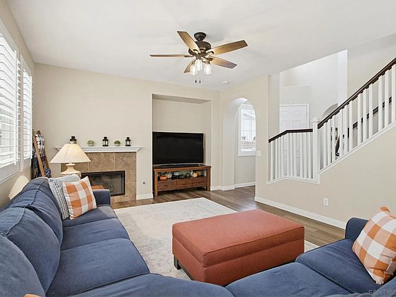 5th image of 866 Yosemite Dr