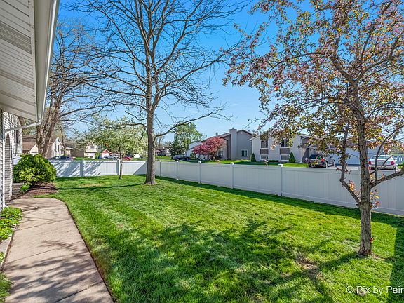 4th image of 852 Shorewood Dr