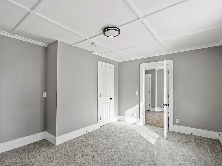 1-2 Monteleone Pl — Photo 8