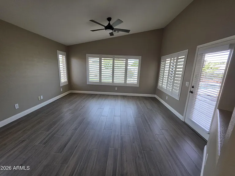2442 E Nathan Way — Photo 25