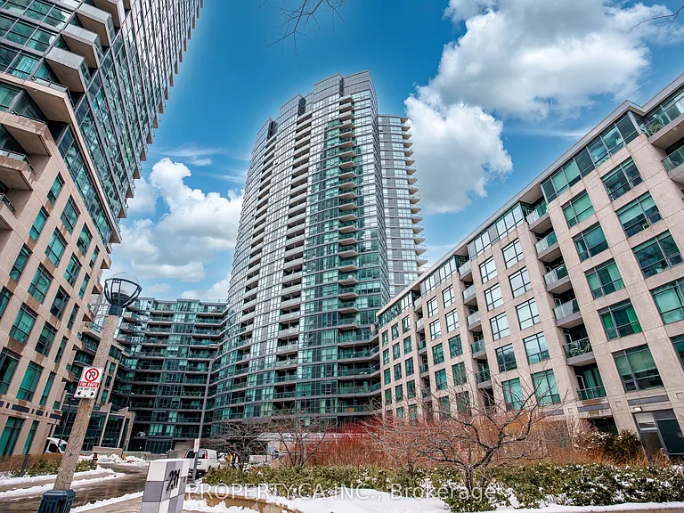 231 Fort York Blvd #223 — Photo 31