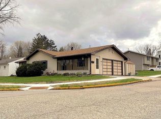 515 Badger Dr, Baraboo, WI 53913
