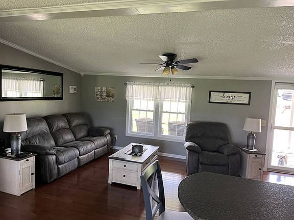 4th image of 400 Lawrence Ln