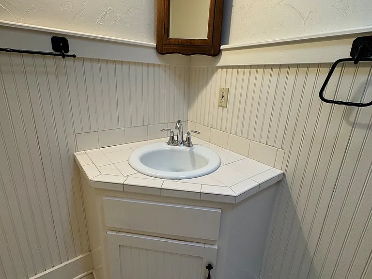 509 W Creek St — Photo 25