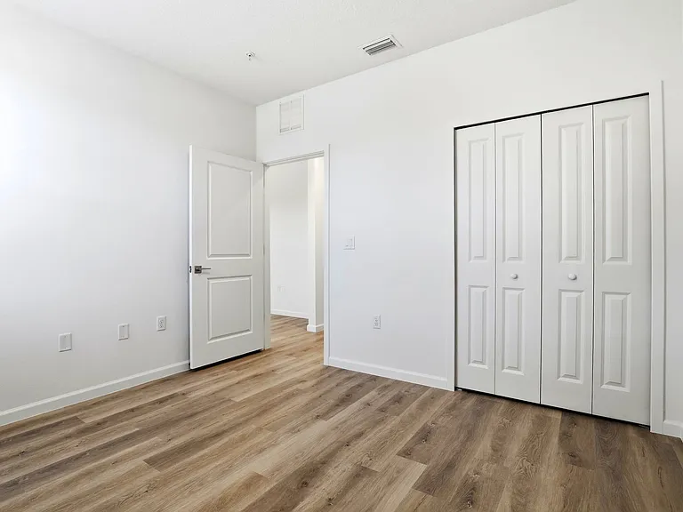 Venture Apartments — Photo 31
