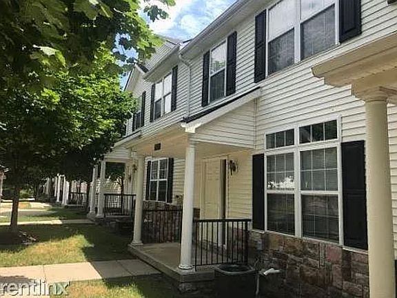 2nd image of 937 Creekwood Ln Unit 937