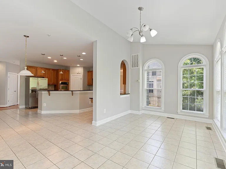 15436 Symondsbury Way — Photo 7