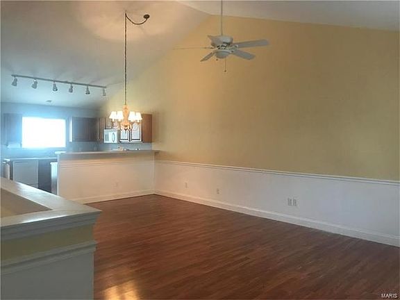 4th image of 3899 Oaklin Dr
