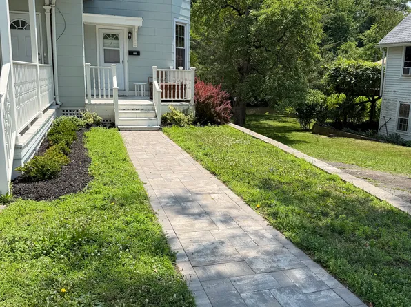31 State St #B, North Haven, CT 06473