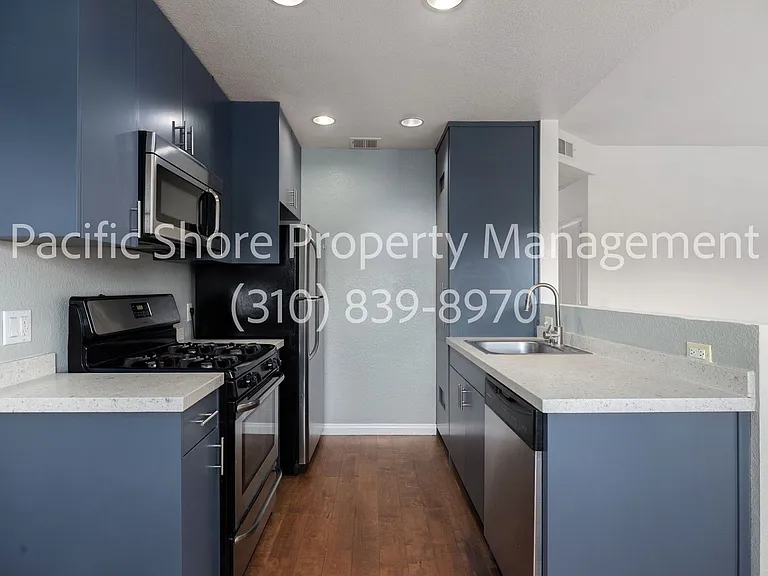 Las Colinas Apartments — Photo 5
