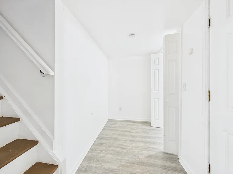 9 Ferndale Dr — Photo 8