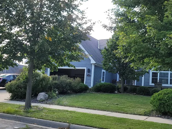 2704 Kettle Ct, West Bend, WI 53090