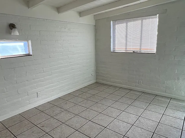 3235 E Water St — Photo 4