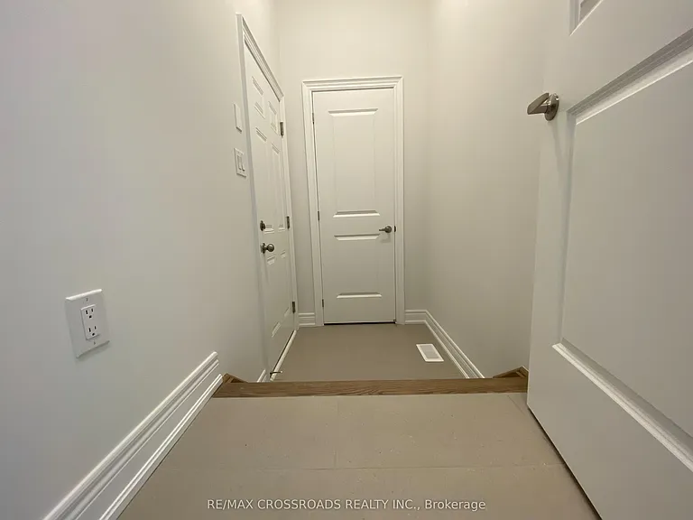 4 Kamper Ave — Photo 4