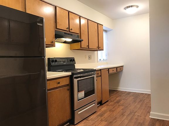 4th image of 1510 Benjamin Pkwy APT E