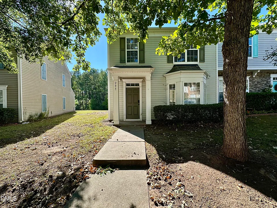 208 Walnut Woods Dr