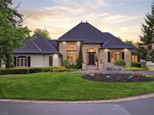 1863 Shaver Rd, Hamilton, ON L9G 3L1