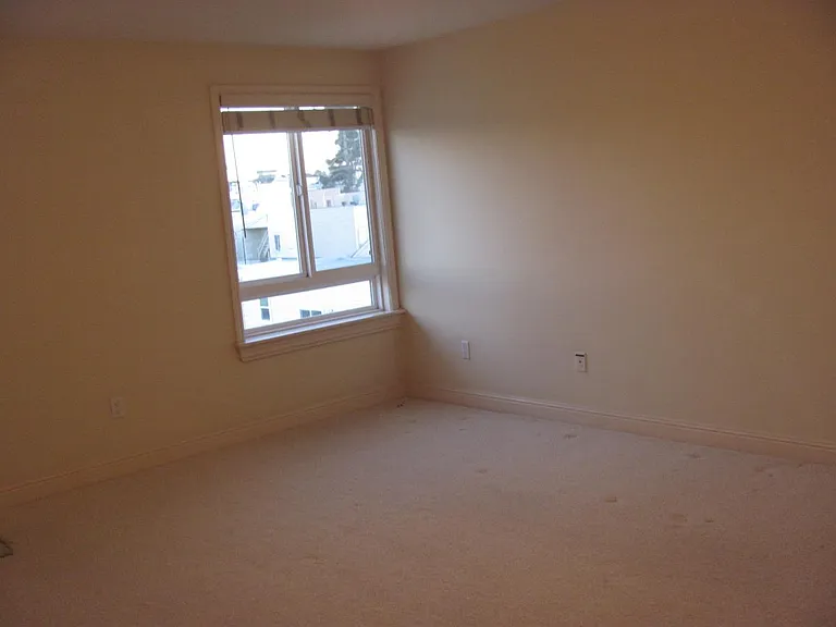 578 24th Ave — Photo 2