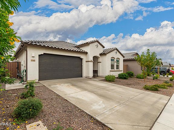 3rd image of 3347 E Hayfield Way