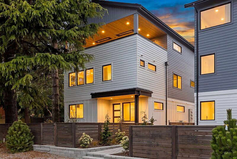 1st image of 11054 2nd Ave NW