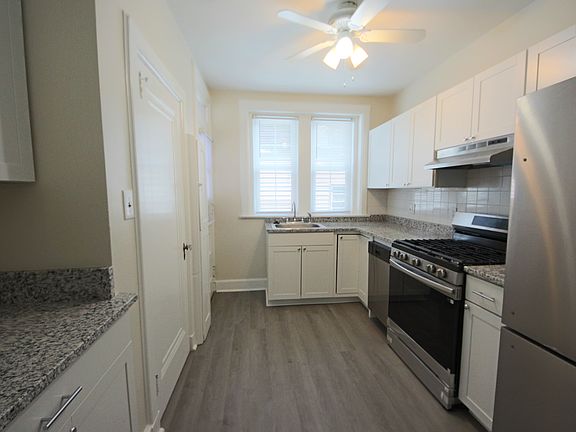 3rd image of 833 Shirley Ave APT 1