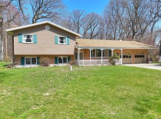 2504 Riverside Rd, Benton Harbor, MI 49022