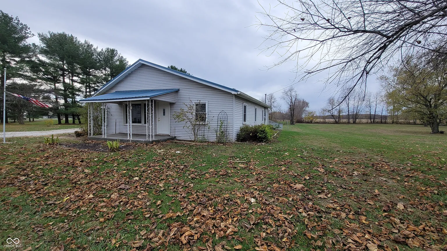 7066 N State Road 75 photo 1