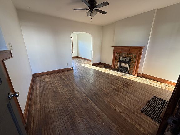 2nd image of 635-641 Racine Ave #639