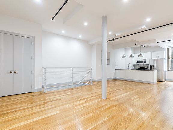 4th image of 48 Meserole St APT 1C