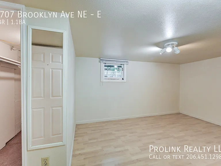 4707 Brooklyn Ave NE #E — Photo 7
