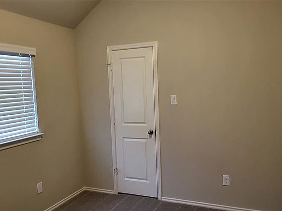 5th image of 8827 Oak Ivy Ln