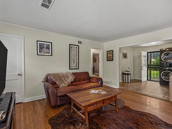 4th image of 1181 S Perkins Rd