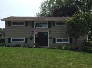 10 Fern Ave, Willow Grove, PA 19090