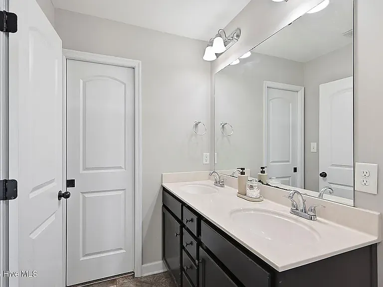 210 Brice Ct — Photo 26