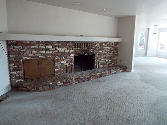 5th image of 284 S Martin Dr