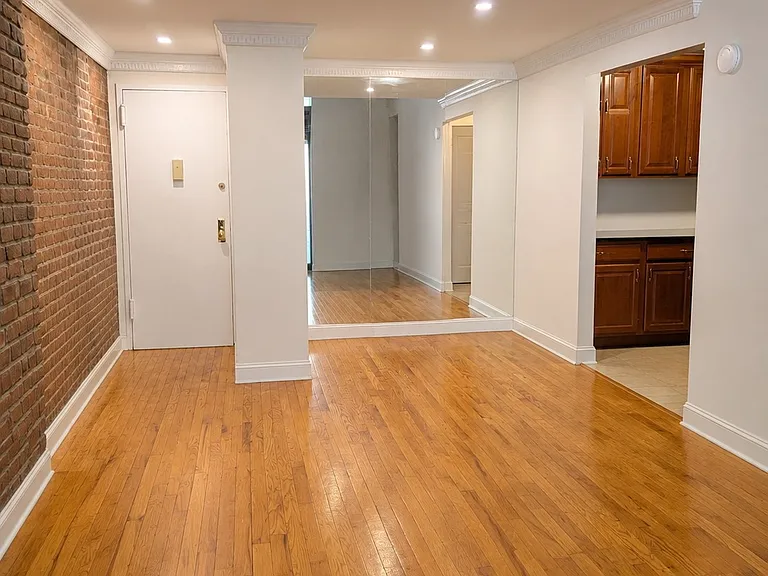243 W 76th St #1B — Photo 2