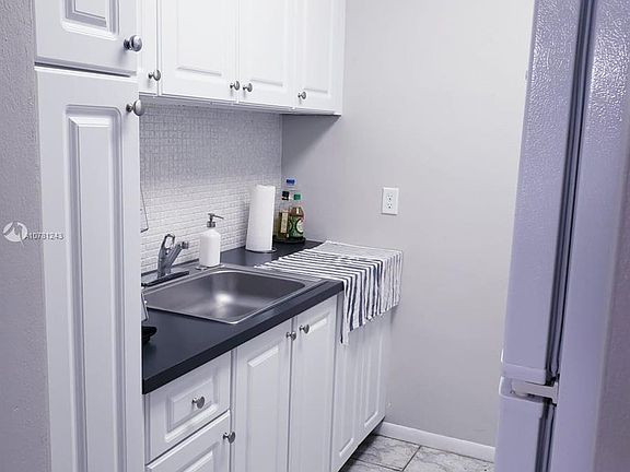 4th image of 2141 NE 56th St APT 108