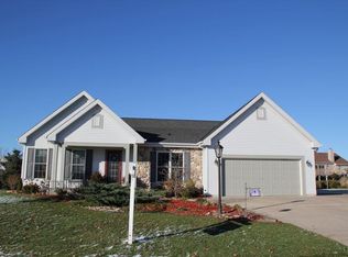 522 Valhalla Dr, Mukwonago, WI 53149