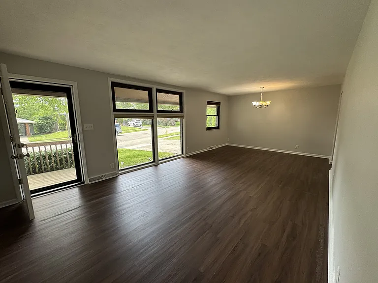 716 Cranford Dr — Photo 5