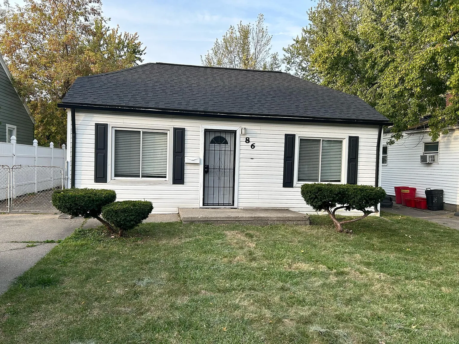 2 bed, 702 sqft, $1,800 — Photo 2